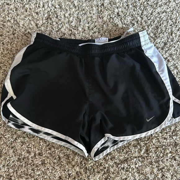 Nike Shorts - Picture 1 of 4